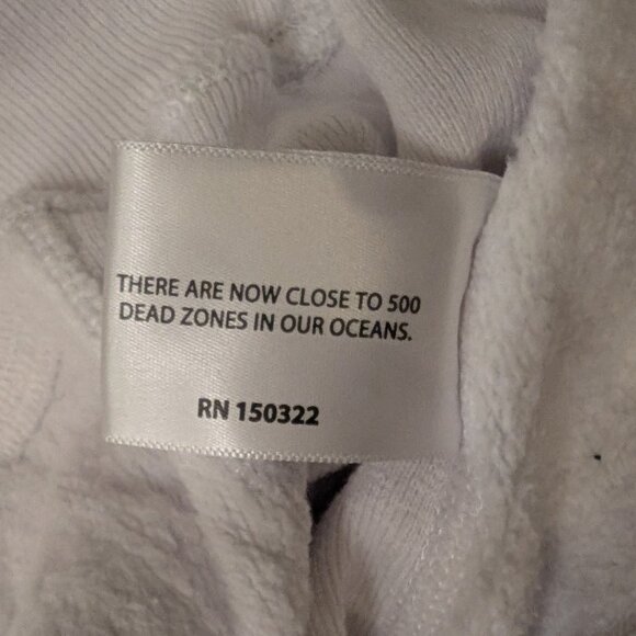 Noah White Core Logo Embroidered Hoodie Made in Canada- Size S (19x24.5) - Picture 5 of 6